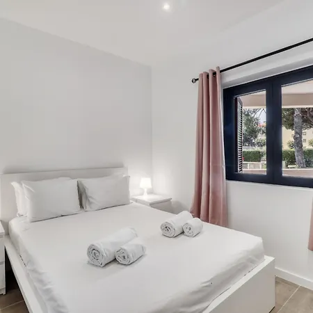 Sunshine Apartment *